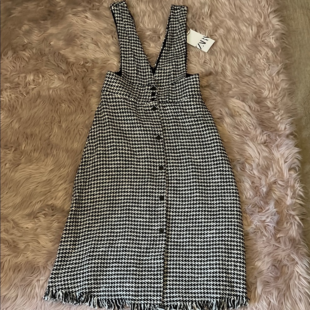 Zara Black and White Sleeveless Plunge Dress